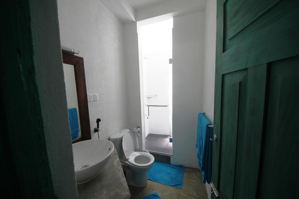 Hikks Villa Hikkaduwa Room photo